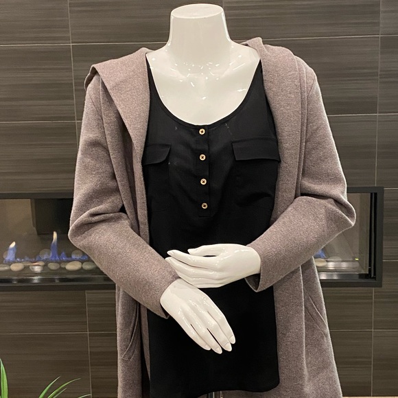 Le Chateau Dressy Sleeveless Top - Picture 4 of 9